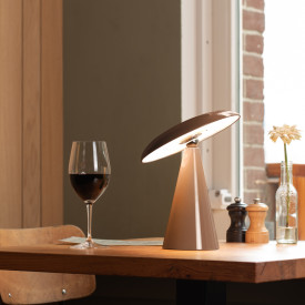 Leitmotiv Phoebe genopladelig bordlampe, brun