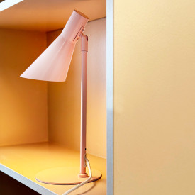 Dyberg Larsen DL12 mini bordlampe, lyserød