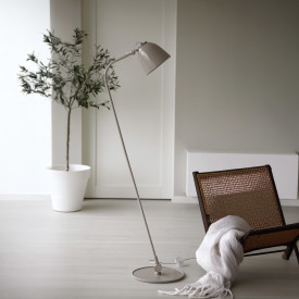 Markslöjd Tilt gulvlampe