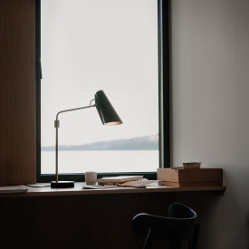 Northern Birdy bordlampe med svingarm, sort