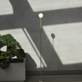 Northern Snowball genopladelig gulvlampe, gråbeige
