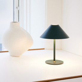 Halo Design Hygge genopladelig bordlampe, H25 cm, mørkegrøn