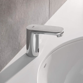 Grohe Eurosmart Cosmopolitan E håndvaskarmatur, berøringsfri, krom