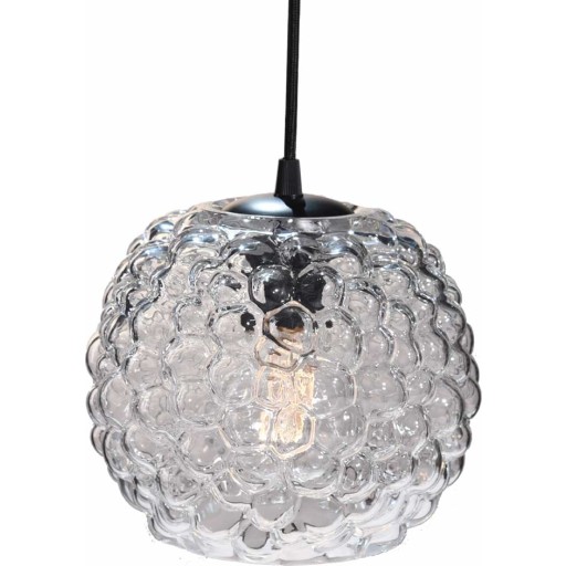 Oplev den betagende Halo Design Grape Pendant klar E27 Ø20 cm - 740048, en del af den nye Grape-serie, der forener funktionalitet og skønhed. Denne voluminøse pendel i klart glas tilbyder et elegant og friskt udtryk, perfekt til at tilføre lys og liv til ethvert rum. Med sit enkle, men stilfulde design kan den let integreres i forskellige indretningstrends. Skab en hyggelig atmosfære med denne iøjefaldende lampe fra Halo Design.

- Voluminøs pendel i klart glas.
- Ideel til både moderne og klassiske indretninger.
- E27-sokkel, fleksibel i valg af lyskilde.
- Enkel installation og vedligeholdelse.
- Skaber en varm og indbydende atmosfære.
- Del af den unikke Grape-serie.