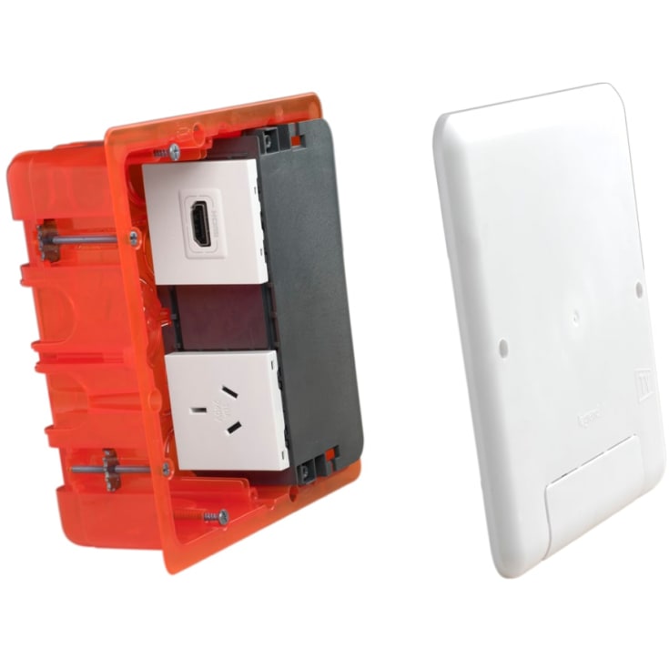 Batibox Mediabox 1x5M, hvid, 142x142x50 mm