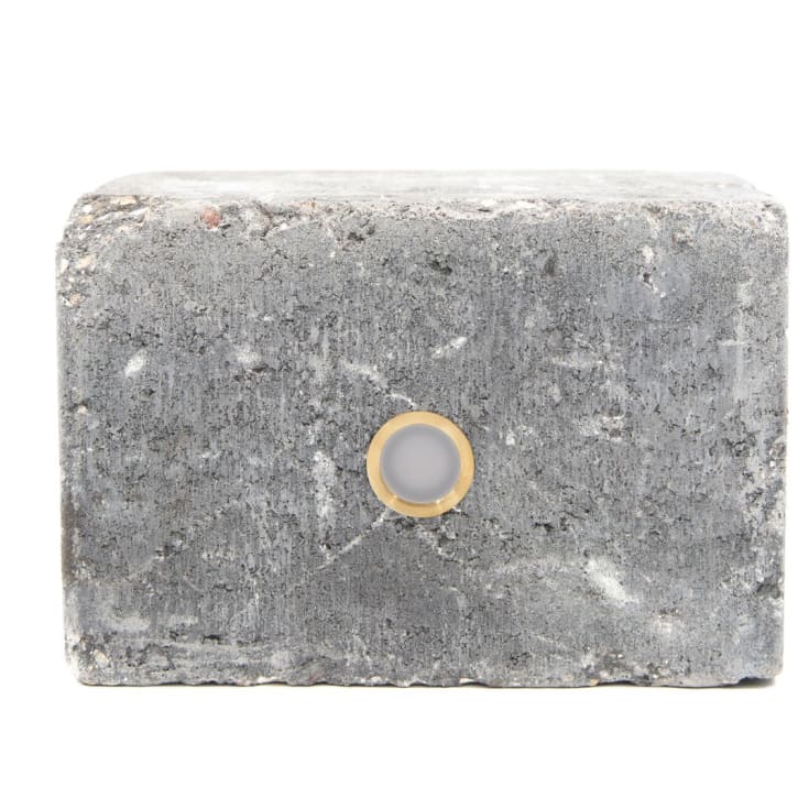 Light By Juhl holmegaardsten kantblok med Cosmos messing spot, 14x21x14 cm, antracit