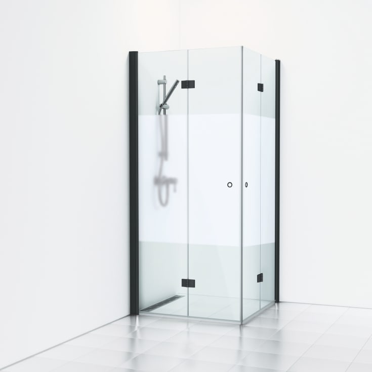 Svedbergs Skoga brusehjørne, 99x99 cm, halvfrostet glas, mat sort profil