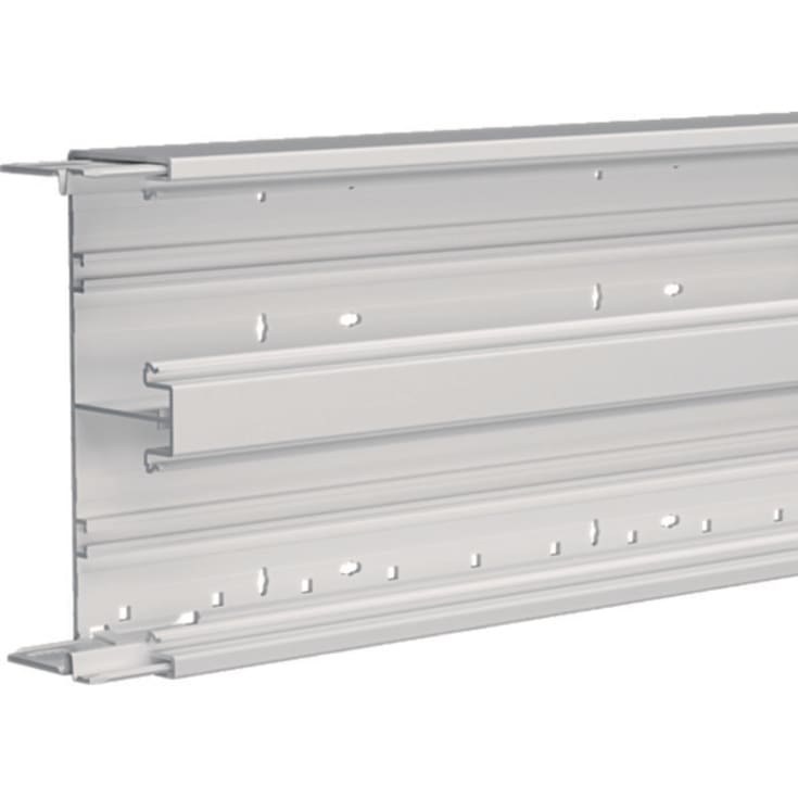 8 meter Installationskanalbund BRH65210 i HF med 2 kam 68x210mm RAL 9016
