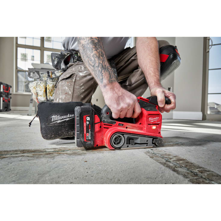 Milwaukee M18 Fuel FBTS75 båndsliper, uten batteri