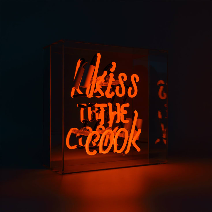 Locomocean Kiss the Cook neonskilt