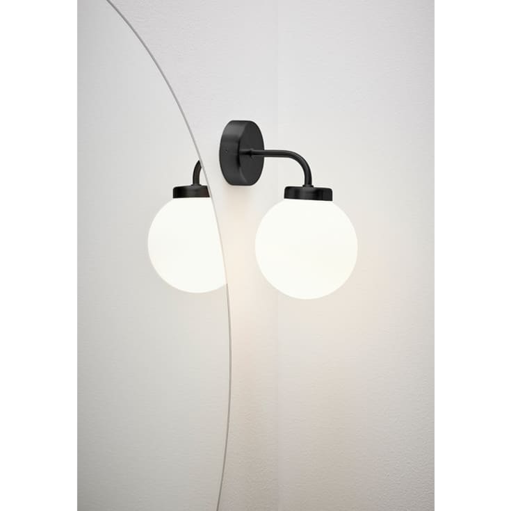 Hafa Globe vegglampe, matt sort
