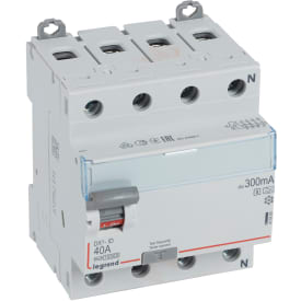 Jordfeilbryter DX3 PFI 40A 300mA, 4P, 4M, 10kA, selektiv