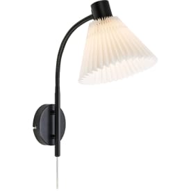 Markslöjd Mira vegglampe, sort/hvit