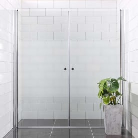 Bathlife Allsidig dusj nisje 90x90 cm, delvis frostet glass, sølv profil