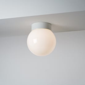 Tak- og vegglampe Glob 150 rett, E27, hvit/opal, IP20