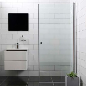 Bathlife Mångsidig dusjdør, 70 cm, delvis frostet glass, sølv profil