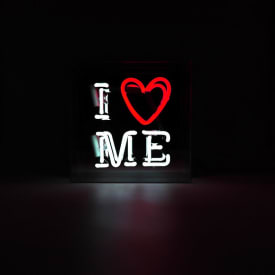 Locomocean I Love Me neonskilt