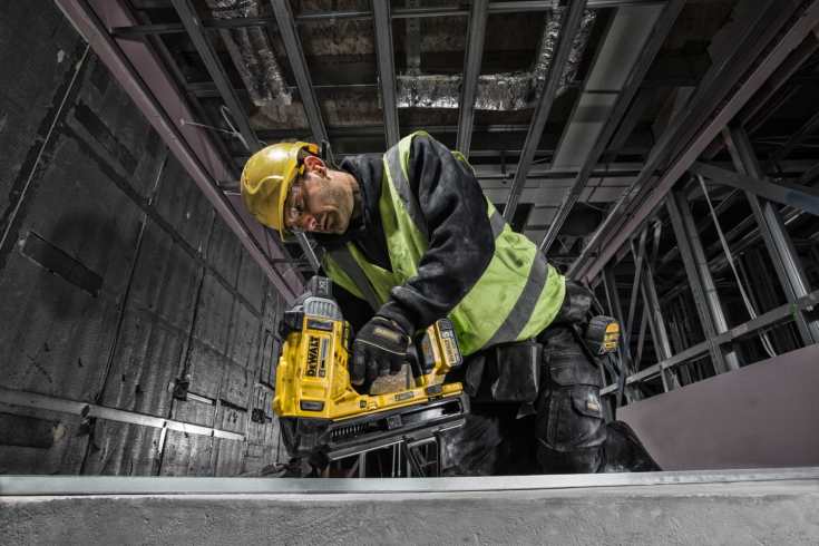 DEWALT 18V XR beton-/stålsømpistol DCN890N-XJ
