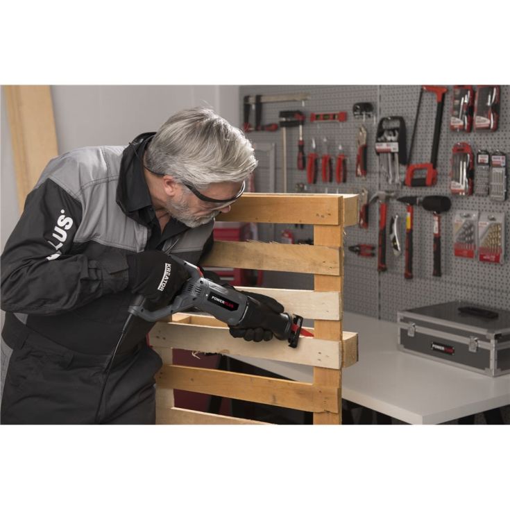 Powerplus E-line bajonettsag 710W