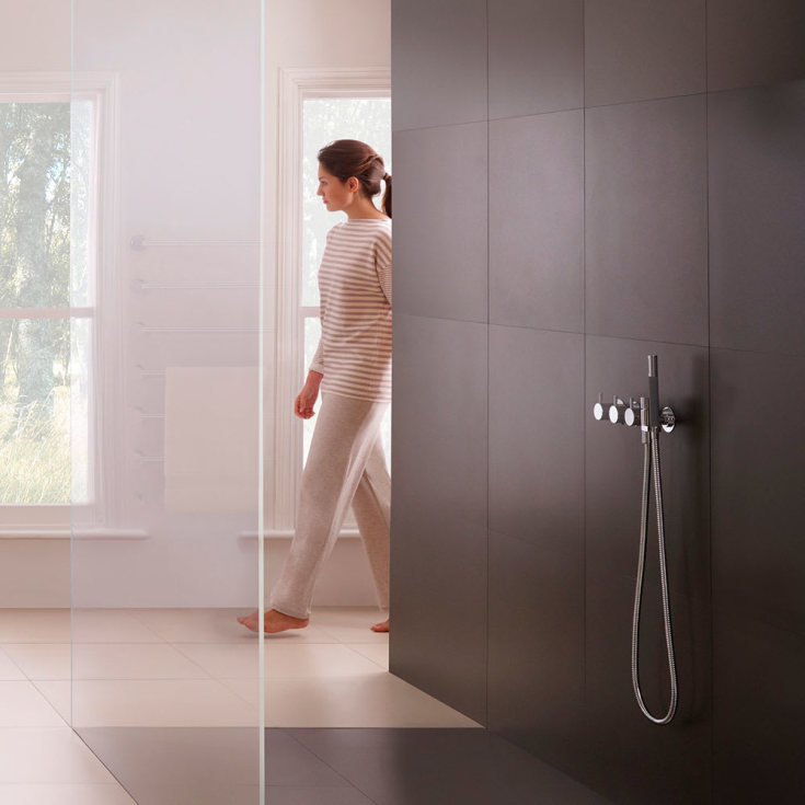 Vola 5471R kararmatur med brusesæt, krom