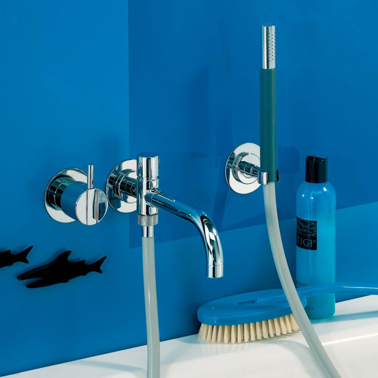 Vola 2141DT8 badkarsblandare med duschset, borstad krom