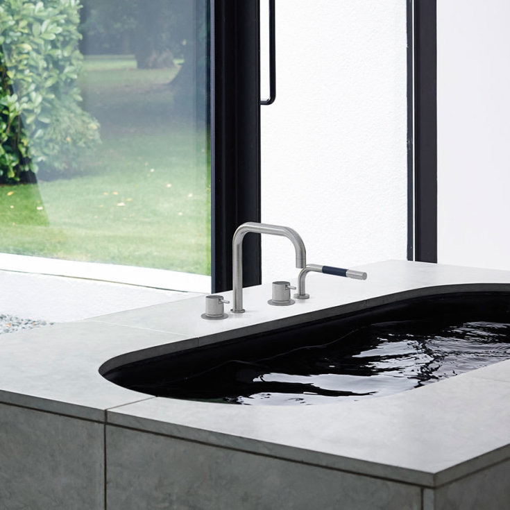 Vola SC10 badkarsblandare med duschset, krom