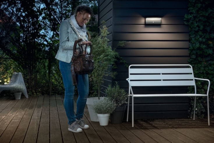 Philips myGarden Bustan vegg utelys med sensor