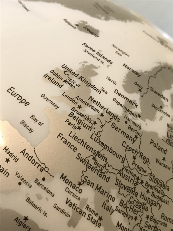 Atmosphere Chrome jordglob lampa