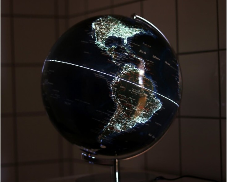 Globus med lys fra byer