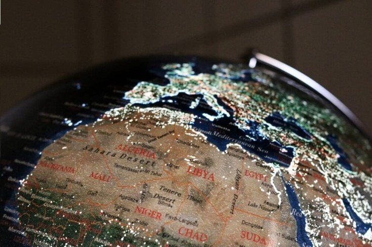 Globus med lys fra byer