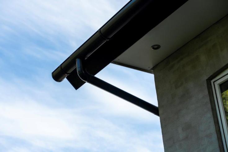 Plastmo bøjning 45 grader / 90 mm, sort