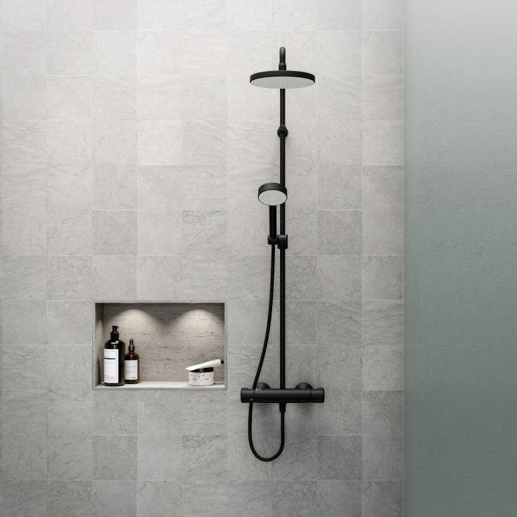 Oras Nova 7402 komplett dusjsett, matt sort