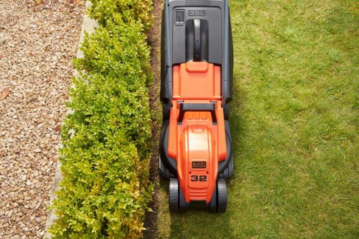 Black & Decker gräsklippare, 32 cm, 230 volt