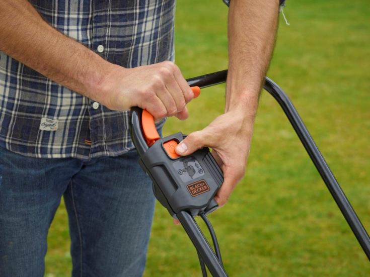 Black & Decker gräsklippare, 32 cm, 230 volt