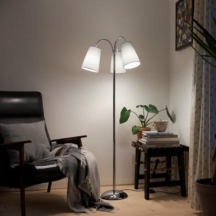 Nielsen Light Salsa golvlampa, krom med grå nyanser skärmar