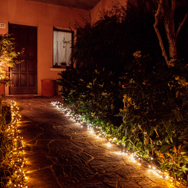 Twinkly Cluster lyslenke utendørs, 400 hvite lys, 6 meter