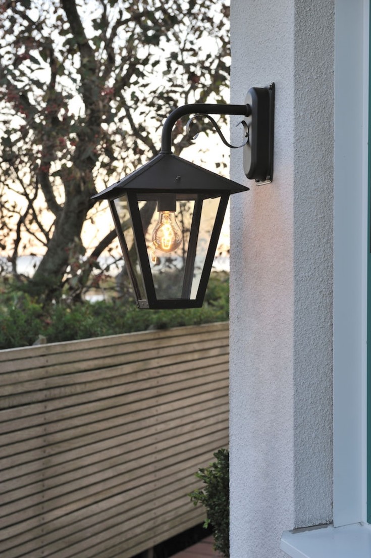 Konstsmide Benu Down vägglampa utomhus, svart