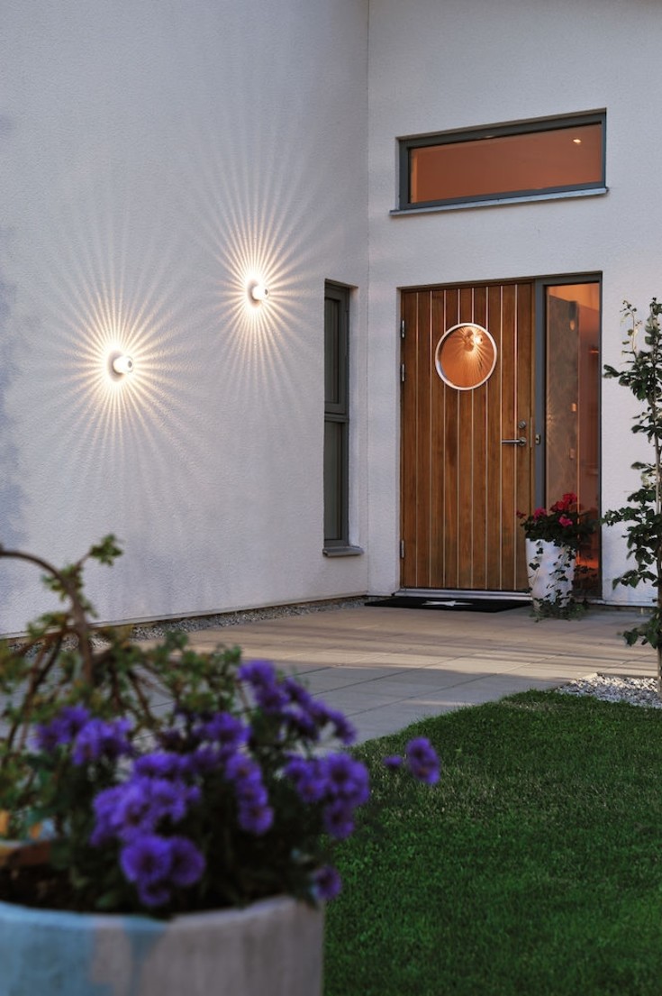 Konstsmide Monza vägglampa utomhus, mässing