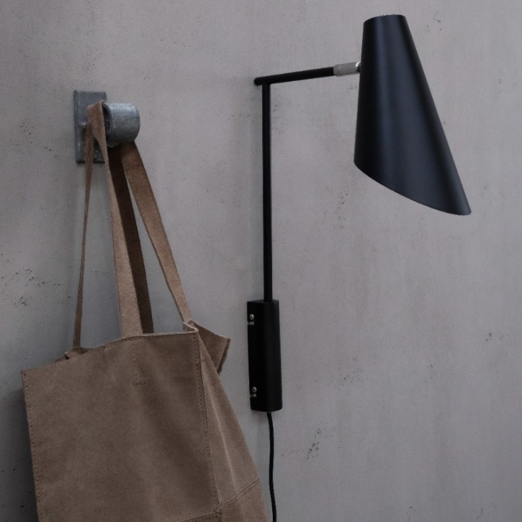 Dyberg Larsen Cale vegglampe
