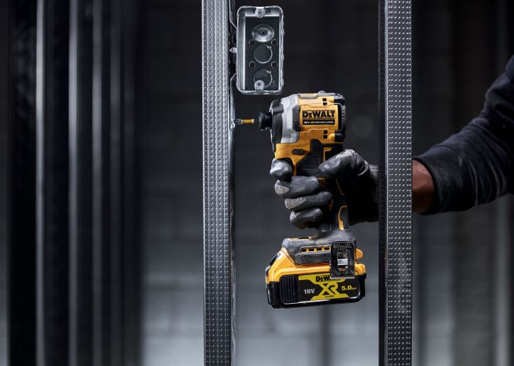 DEWALT 18V XR slagskruetrækker DCF850N-XJ