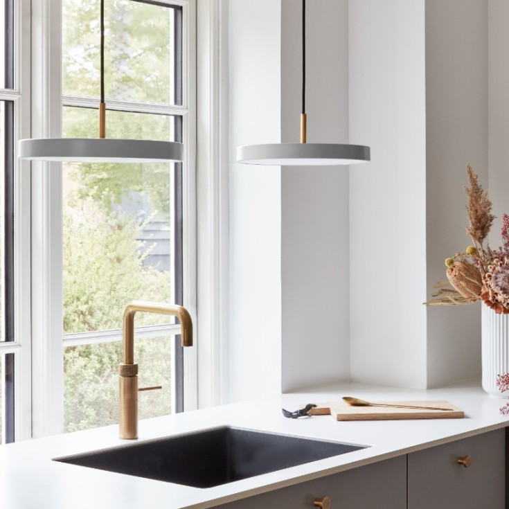 Umage Asteria pendellampe, hvit, Ø31 cm