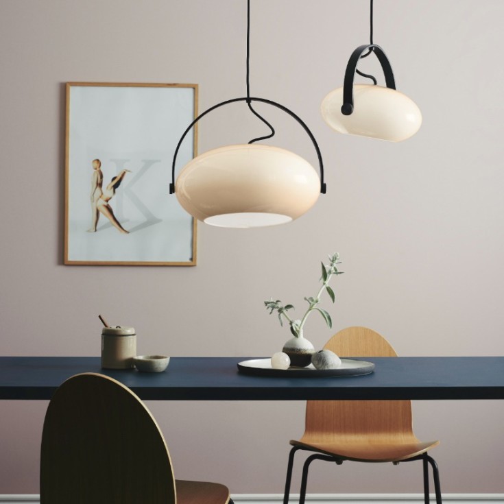 Halo Design D.C pendel, opal, Ø40 cm