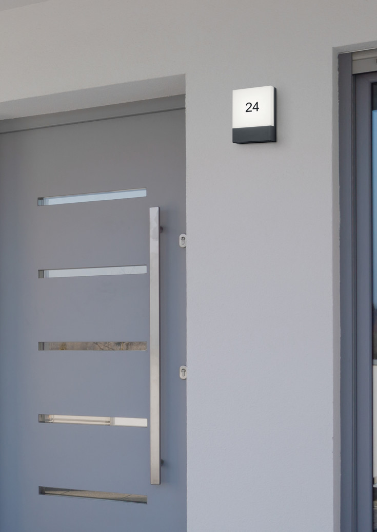 Trio Lighting Pecos væglampe med husnummer