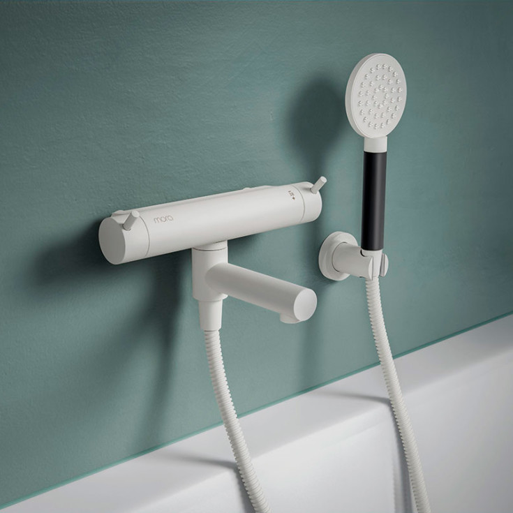 Mora Inxx II badkarsblandare med duschset, matt vit