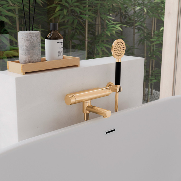 Mora Inxx II badkarsblandare med duschset, borstad mässing