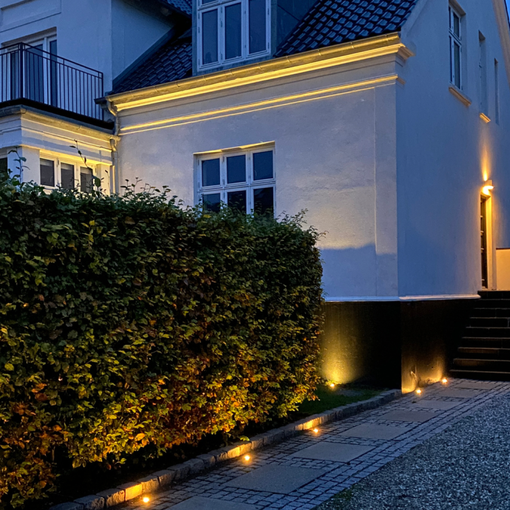 Light By Juul Chaussesten med Cosmos spot, earl blue