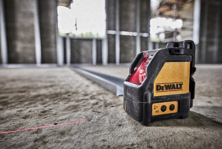 DEWALT krydslinjelaser, inkl. 3 x AA og kitboks, DW088K-XJ