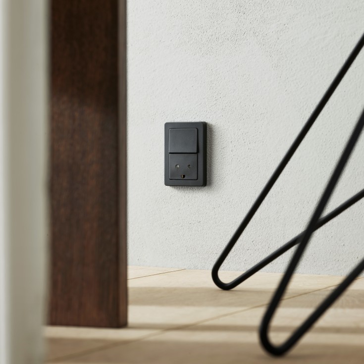 LK Fuga Base 63 ramme, 1,5 modul, koksgrå