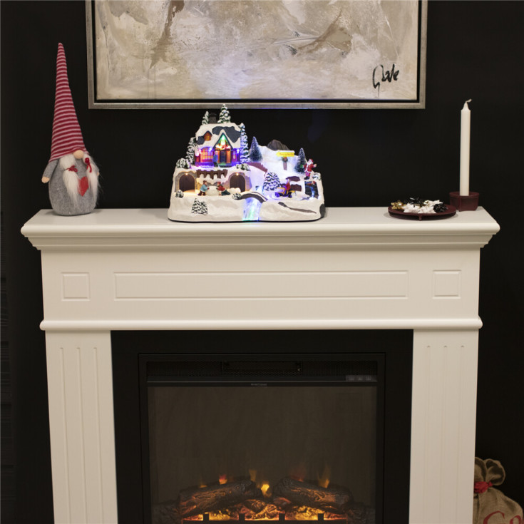 Nordic Winter River Town julby, belysning och musik