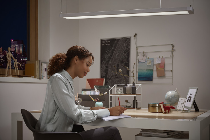 Ledvance Line S15s rørpære, 2700K, 4W